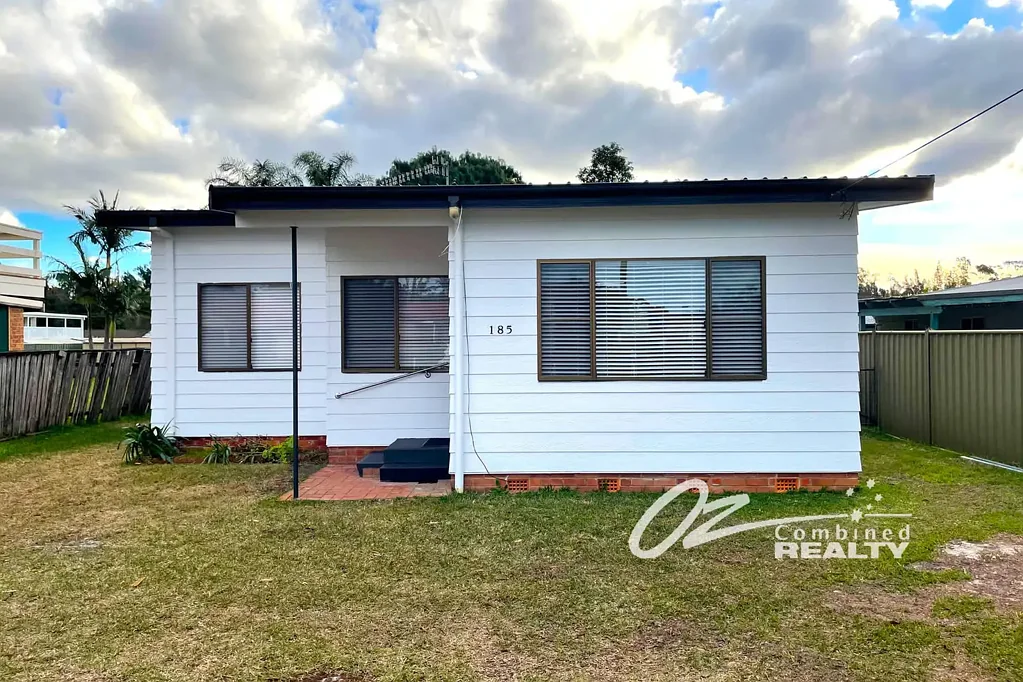 3 BEDROOMS ON A HUGE BLOCK!