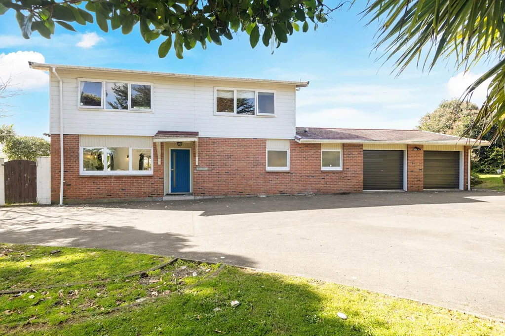 Papakura 4બેડરૂમ Big Home, Big Section