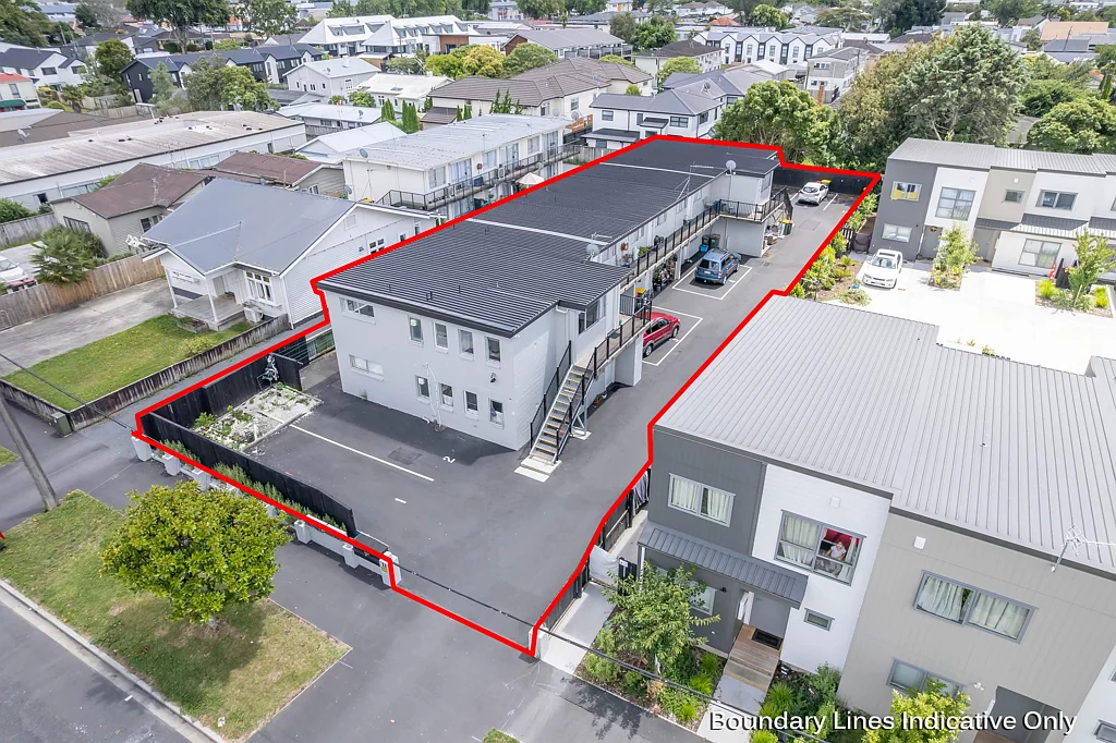 Hamilton East 14 Slaapkamer 10 x As Good - Individually Titled Investment Opportunity