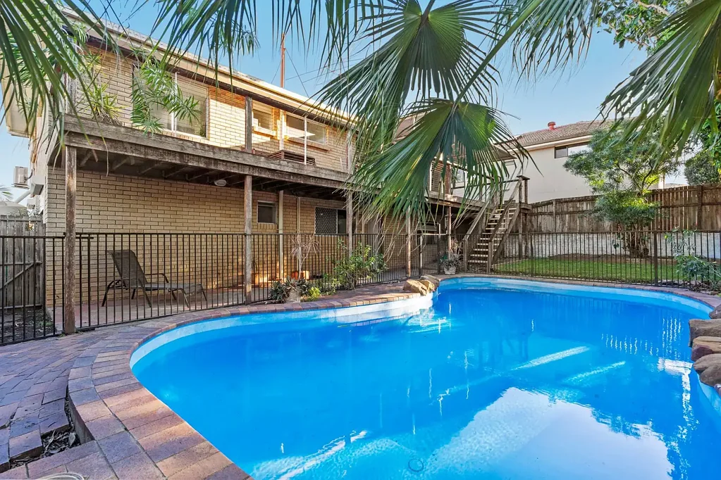 10 Bluebell Street, Mansfield, QLD 4122