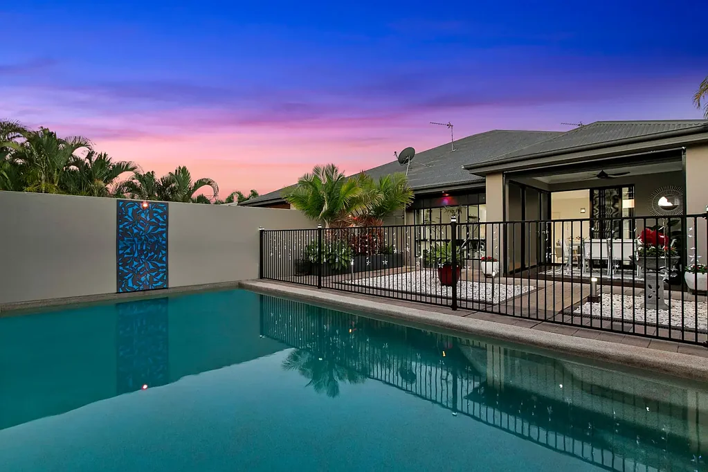 Wondunna 3Kwarto Quality Duplex in a Peaceful Wondunna Pocket