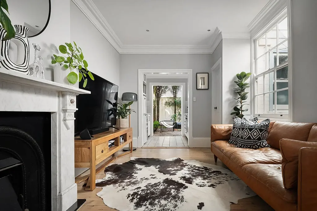 Woollahra 2房 维多利亚哥特风格 20平米阁楼储藏 250米公立名校 350米中央公园 The Quintessential Woollahra Cottage