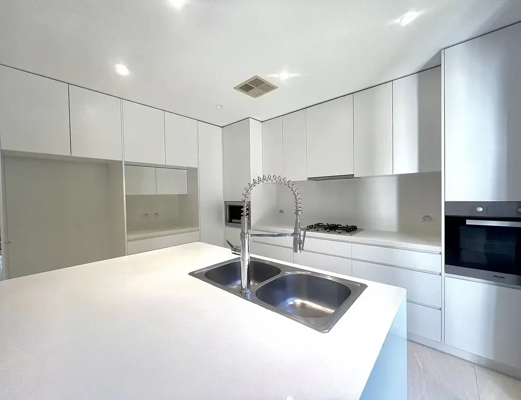 Hidden Gem| Comfortable| Bright Five Bedder House in Eastwood