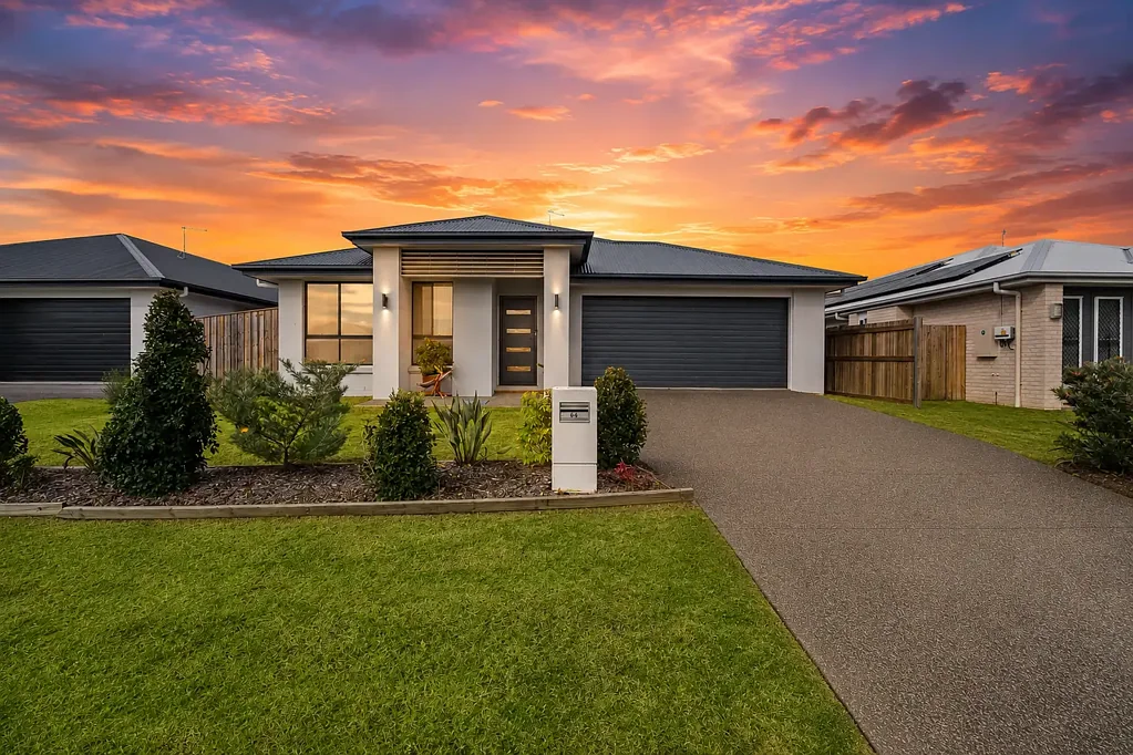 Point Vernon 4침실 Immaculate Four-Bedroom Home Offering the Ultimate Coastal Lifestyle