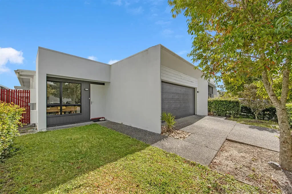 Pimpama 4 Bedroom Stunning Family Home for Sale in Pimpama within The Heights