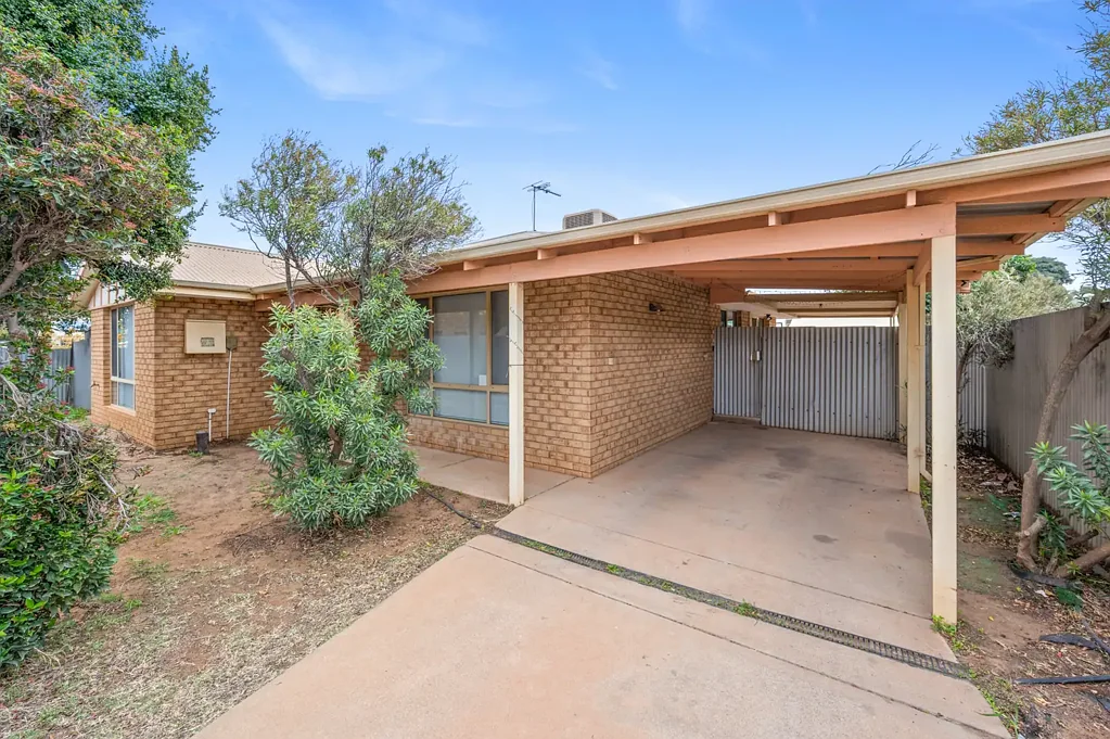 South Kalgoorlie 3 Bedroom Brick 3-Bedroom Home, That's Perfect for the Growing Family!