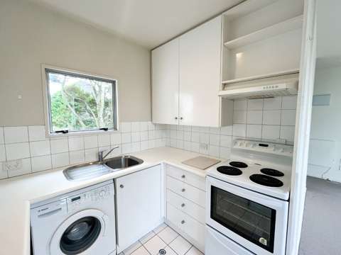 2 bed, 1 bath and underground carpark!