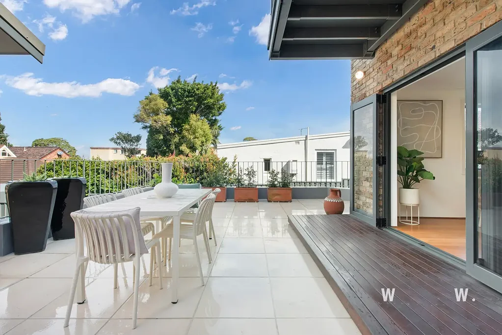 Drummoyne 3ห้องนอน Spacious and Stylish Parkside Townhouse With Sydney Skyline Views