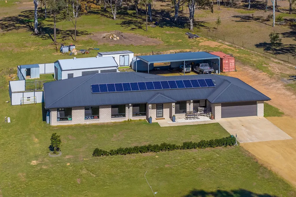 Nanango 6房 5英亩宁静乡村 6卧3卫奢宅 石材台面厨房 双车库带工作间 The Ultimate Family Acreage Retreat