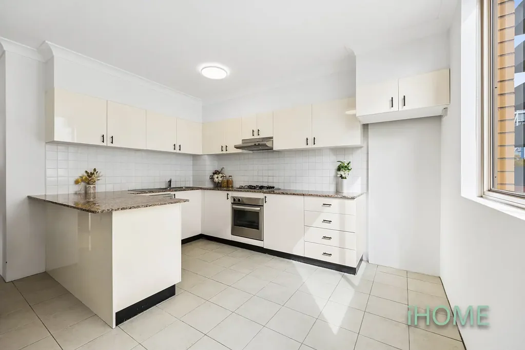 Parramatta 2房 朝北转角公寓，室内宽敞 North-Facing Corner Apartment with Spacious Interiors