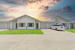 12/15-25 Skull Road, White Rock