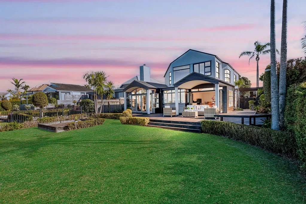 Bucklands Beach 4房 一线海景奢宅｜1037㎡尊贵大地，尽享静谧与格调 Prestigious Peninsula Luxury & Panoramic Sea Views