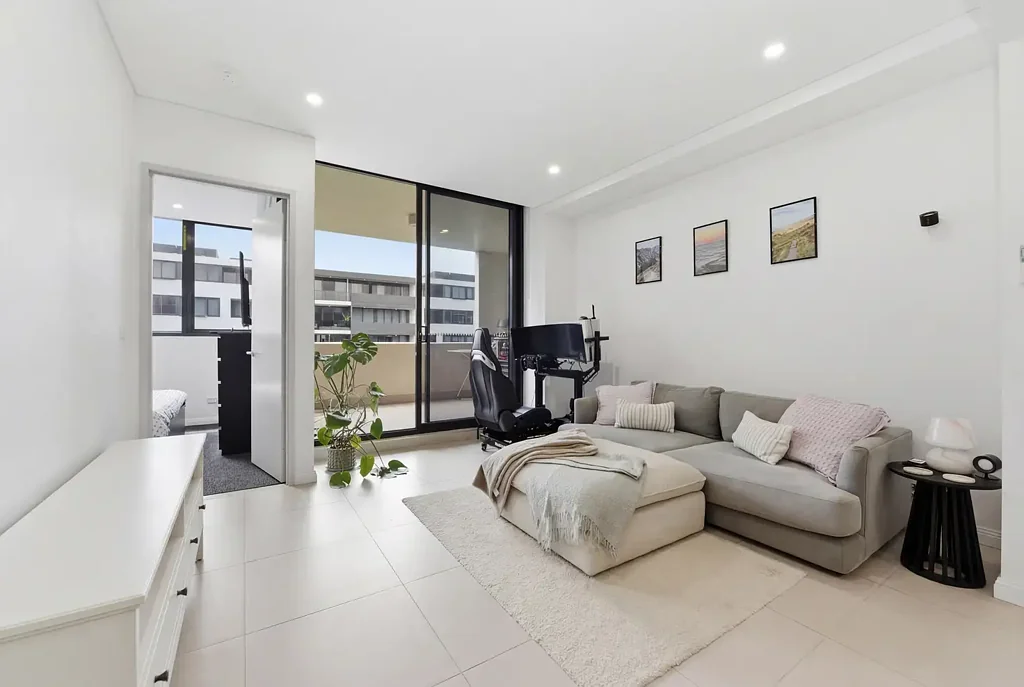 Rosebery 1 Bedroom Spacious one bed plus study in the heart of Rosebery
