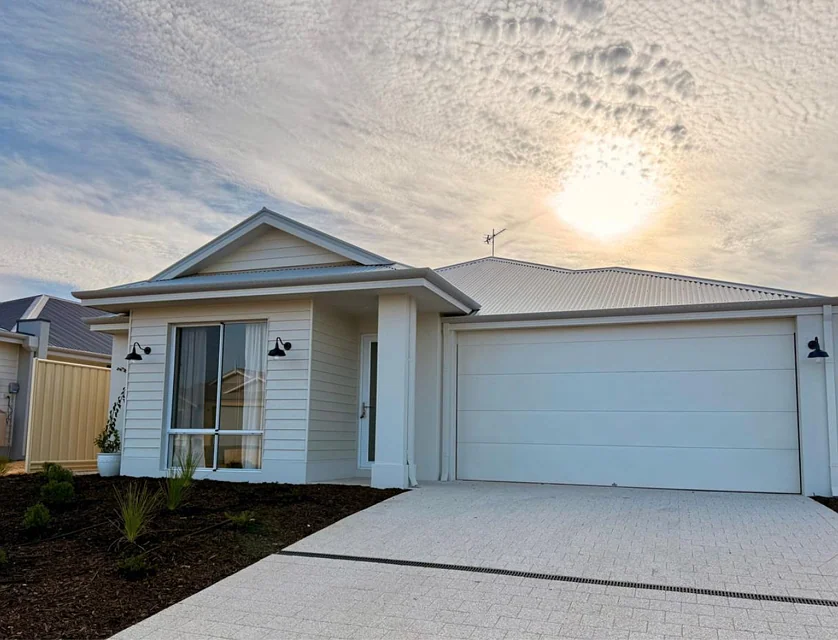 11 Torrey Loop, Dunsborough, WA 6281, 4 Kuwarto, 2 Banyo, House