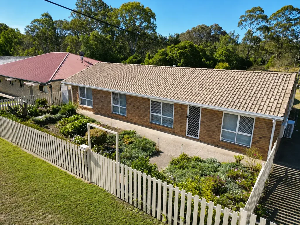 Yarraman 4Zimmer Neat as a Pin – Brick 4 bedroon Home on Two Titles