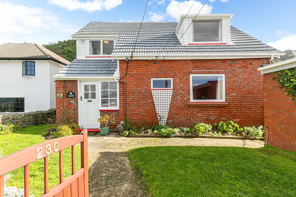 Lyall Bay 4Kwarto ICONIC HOME-AND-INCOME BY THE SEA