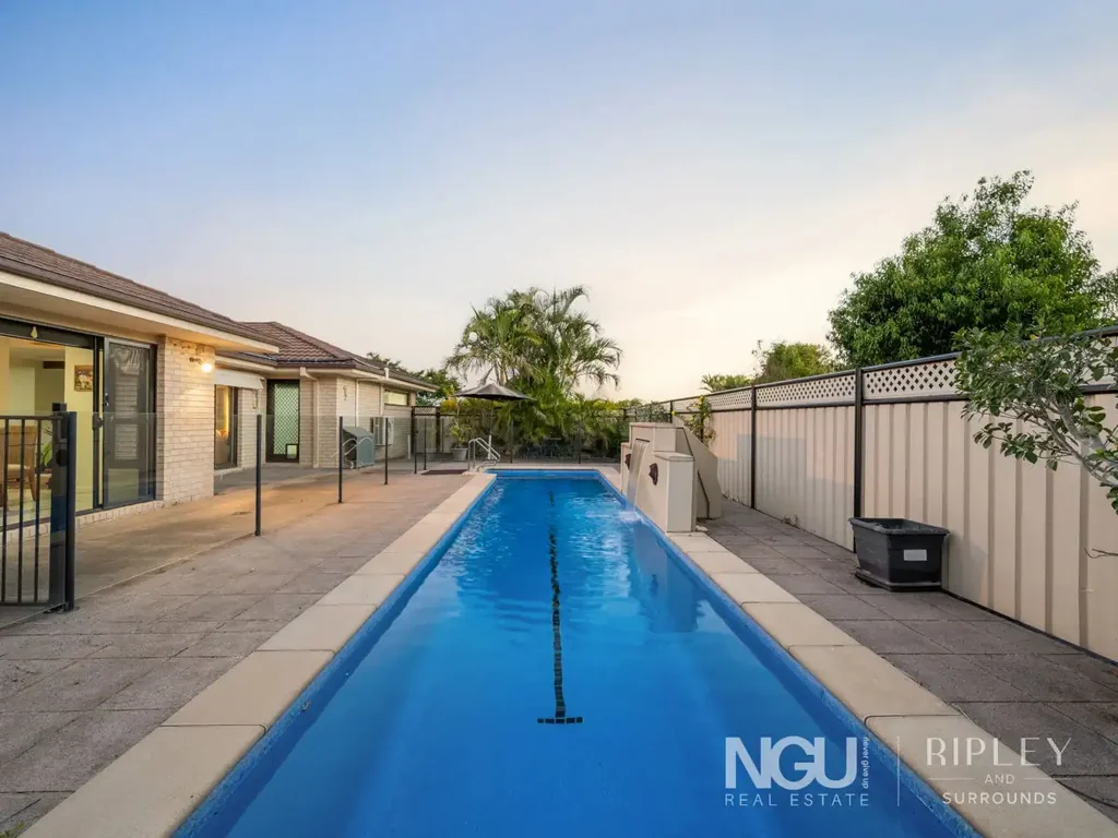Lowood 4Zimmer The Family Acreage Dream: Metricon Home, Pool, Studio & Huge Usable Yard