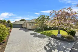 14 Cayman Close, Shirley