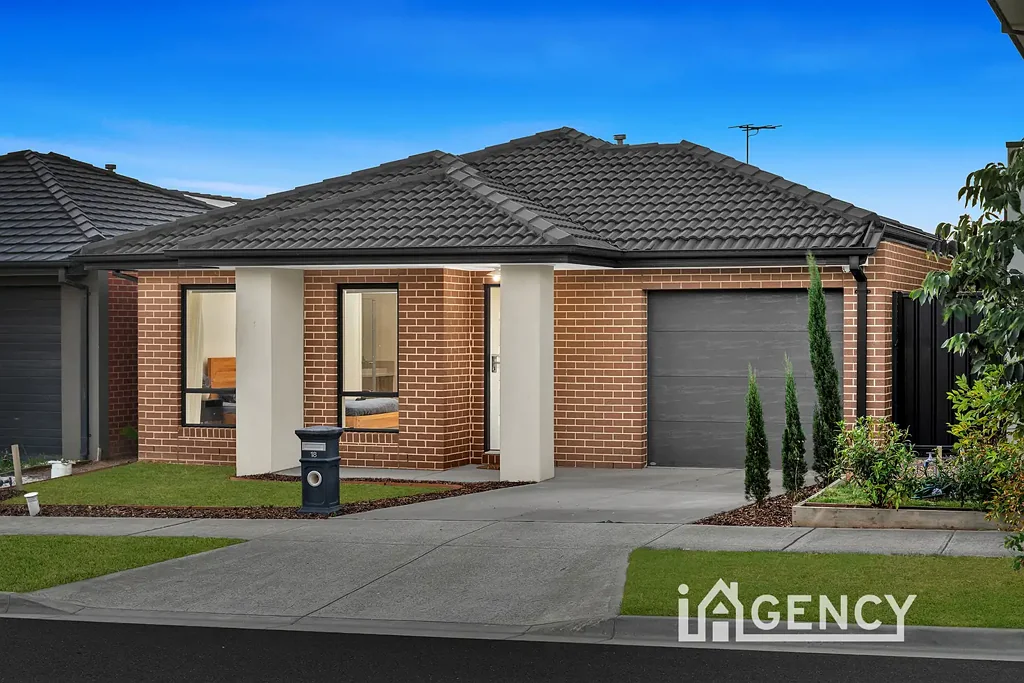 18 Ashbury Rise, Berwick, VIC 3806