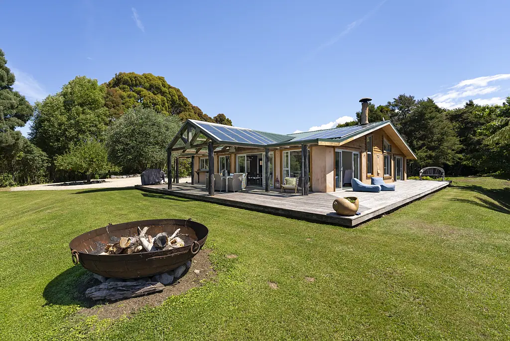 Takaka 3Kwarto Golden Bay seaside home plus cottage.