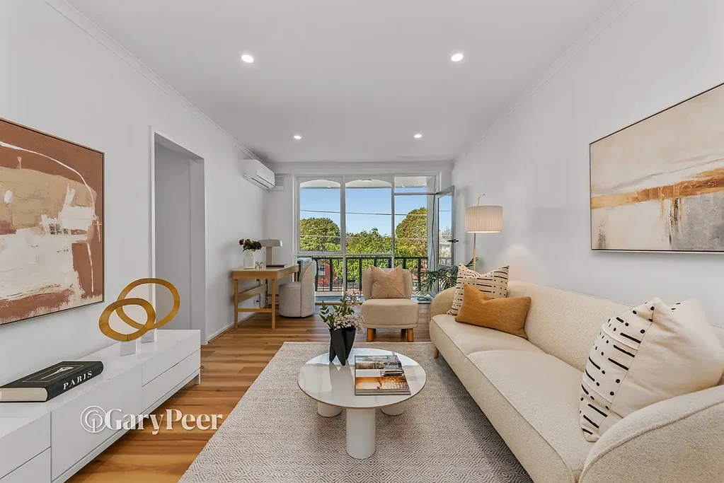 Ormond 2ห้องนอน Beautifully renovated, light-filled contemporary comfort, in a refreshed boutique block