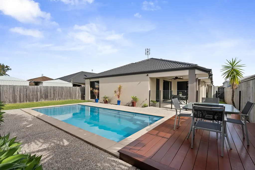 Sippy Downs 4Zimmer Effortless Single-Level Living with Pool, Space & Style