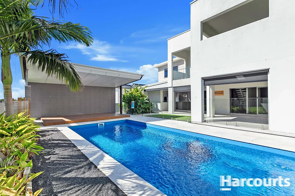 Luxurious Living with a view!