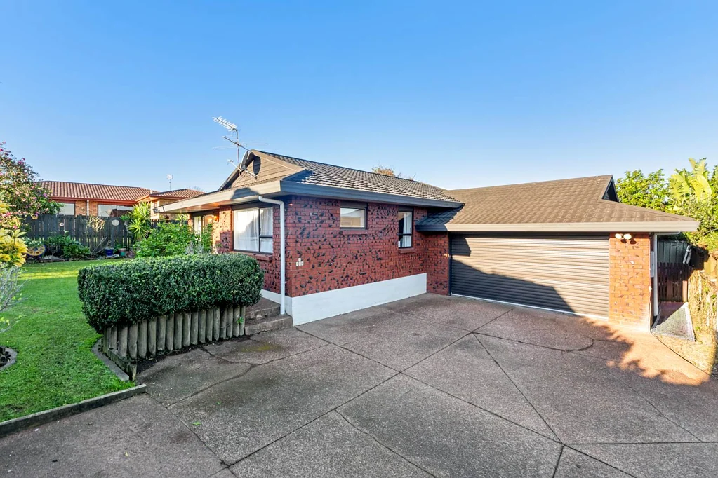 Botany Downs 3Zimmer New Listing Alert in Botany Downs!