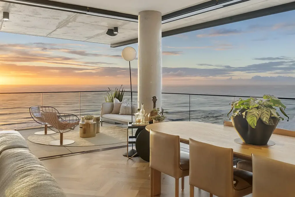 Palm Beach 3침실 Oceanfront Penthouse Sanctuary with Private Rooftop Entertaining and Pool