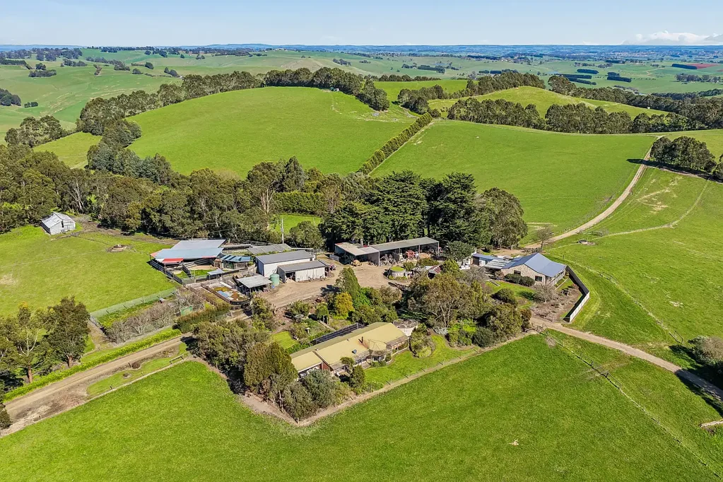 Berrys Creek 'Alcheringa' 337 Acres of Highly Improved Hill Country