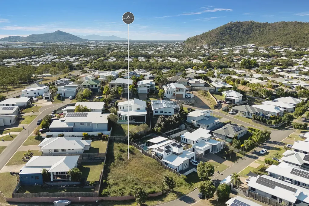 Mount Louisa Under Contract by Martin McDonough & Monique Petersen