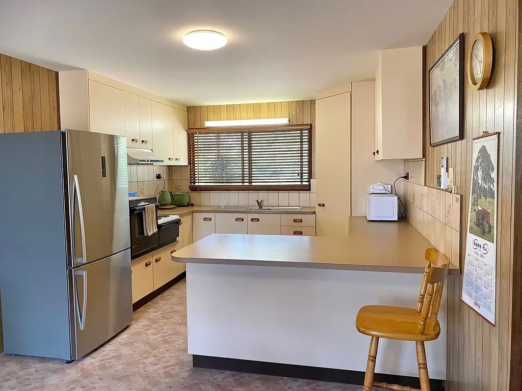 SHORT STAY (Monday-Friday) FULLY FURNISHED 2 BEDROOM COTTAGE
