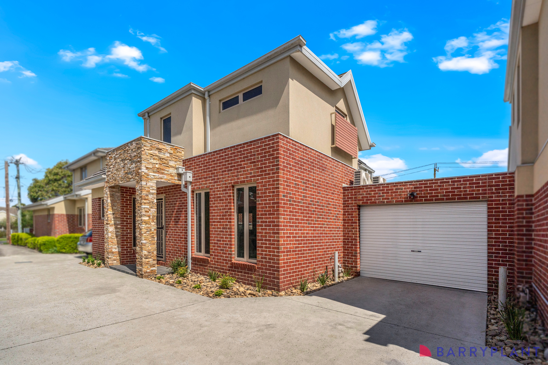 UNIT 2 106 BARRY ST, RESERVOIR VIC 3073, 0房, 0浴, Townhouse