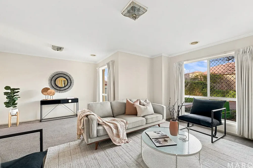 Nicholls 3બેડરૂમ Freestanding, single-level living opposite the golf course