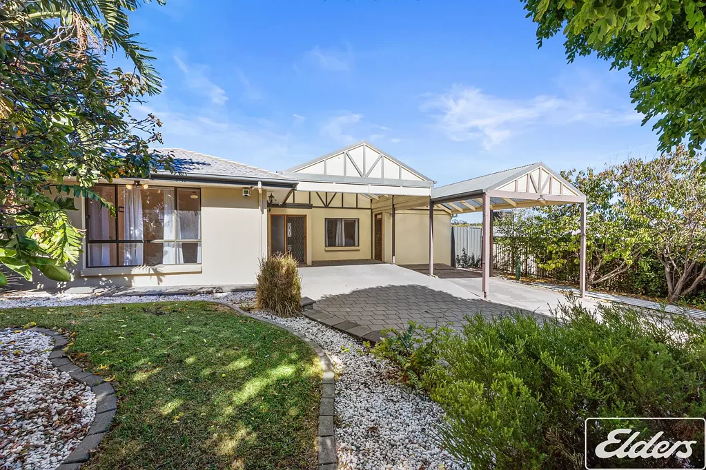 Seaview Downs 5 Bedroom Elevated Family Living with Coastal Charm