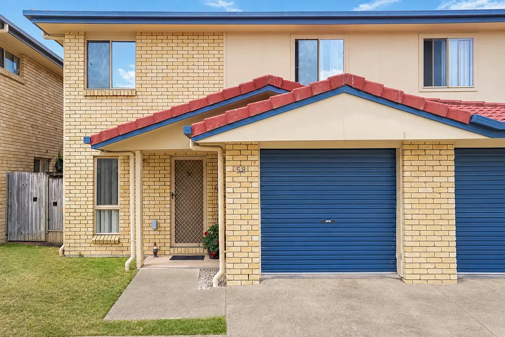 Deception Bay 2房 两卧室，两起居区，无限可能 Two Bedrooms, Two Living Areas, Endless Possibilities