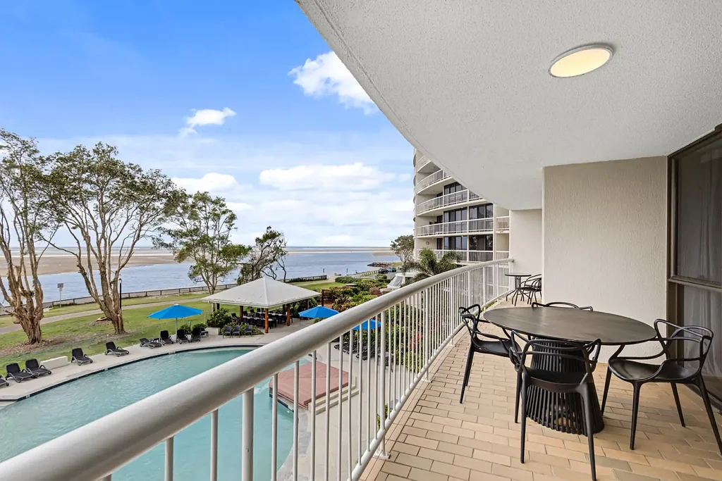 Settle Into Something Special  -'GEMINI RESORT'