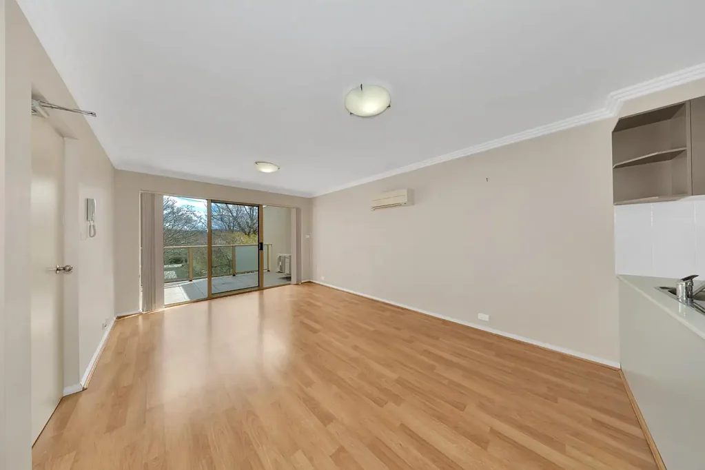 Convenience & Comfort In The Inner North!
