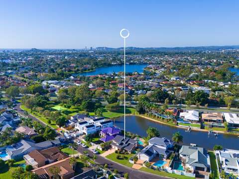 Mermaid Waters 4 Bedroom Waterfront Renovator with Endless Potential in Mermaid Waters