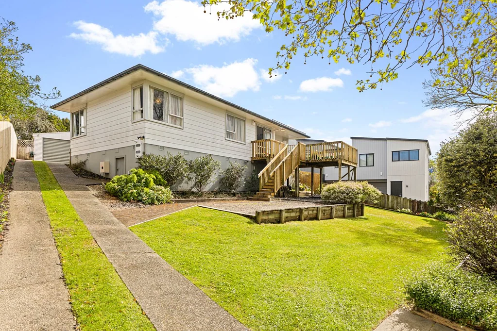 Botany Downs 3 Slaapkamer 698m² in Prime Howick Location!