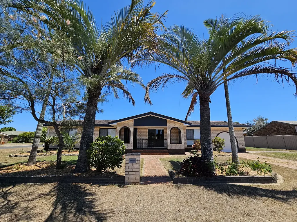 Spacious 4 Bedroom Brick Home in a quiet and convenient Location!