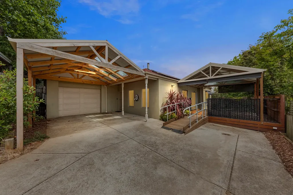 2/5 Charles Street, Drouin, VIC 3818