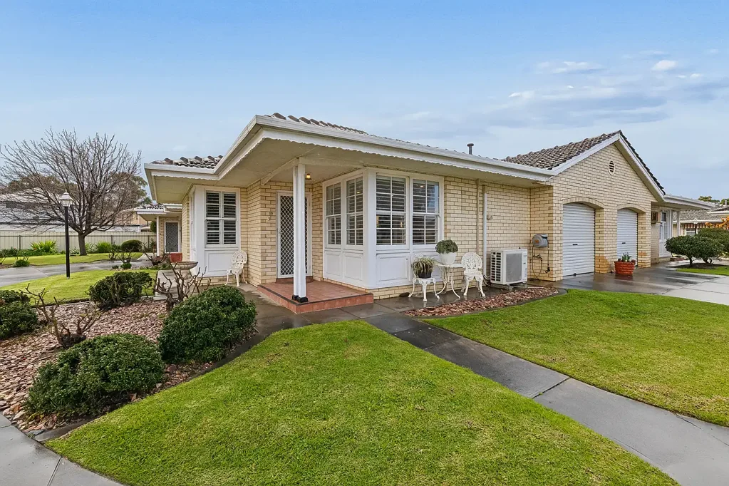 Charming Unit Living in Glenelg North