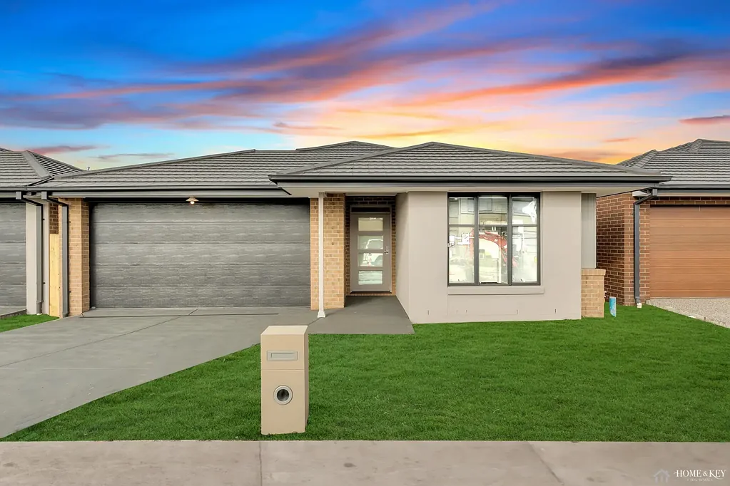 Modern 4- Bedroom Home