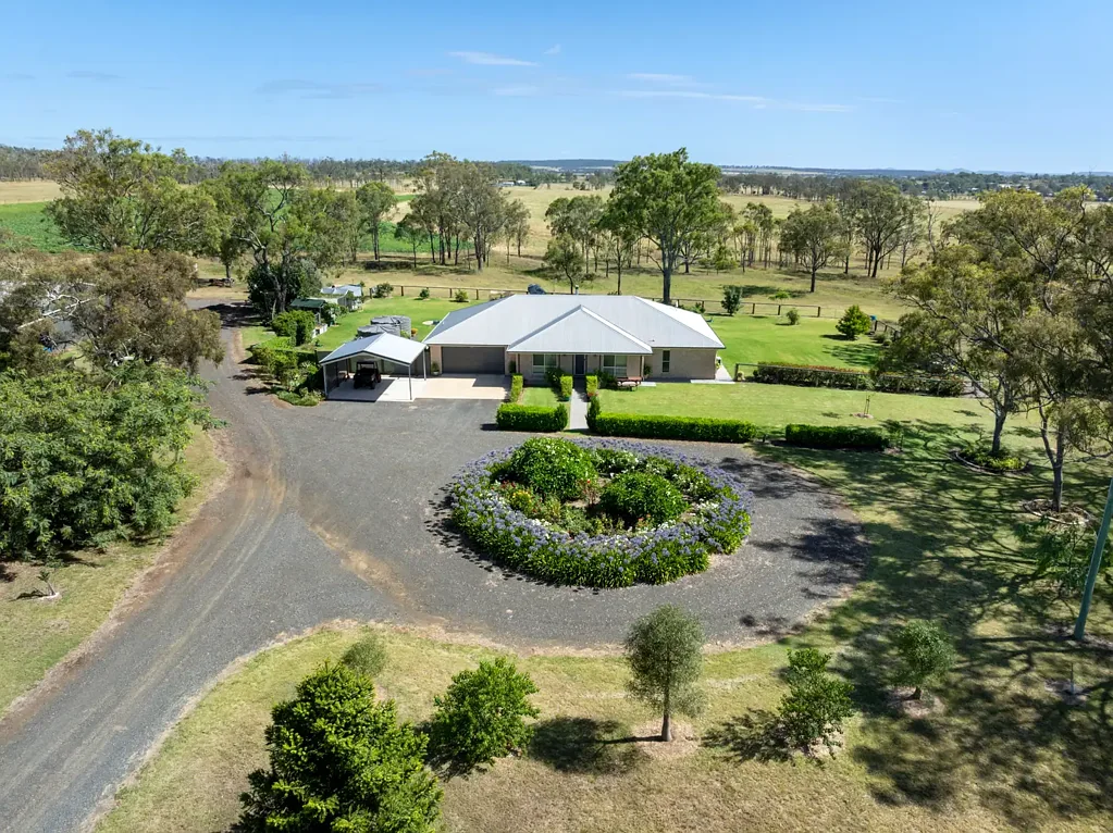 'Jarong' 4 Ennis View Road, Southbrook, QLD 4363
