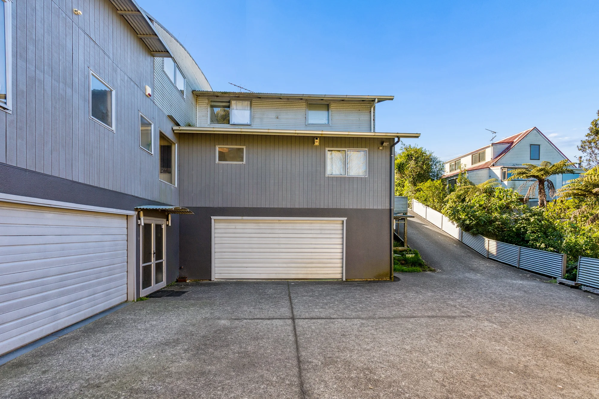 Hillsborough 4Moenga Builders & Flippers: Reclad and Profit!