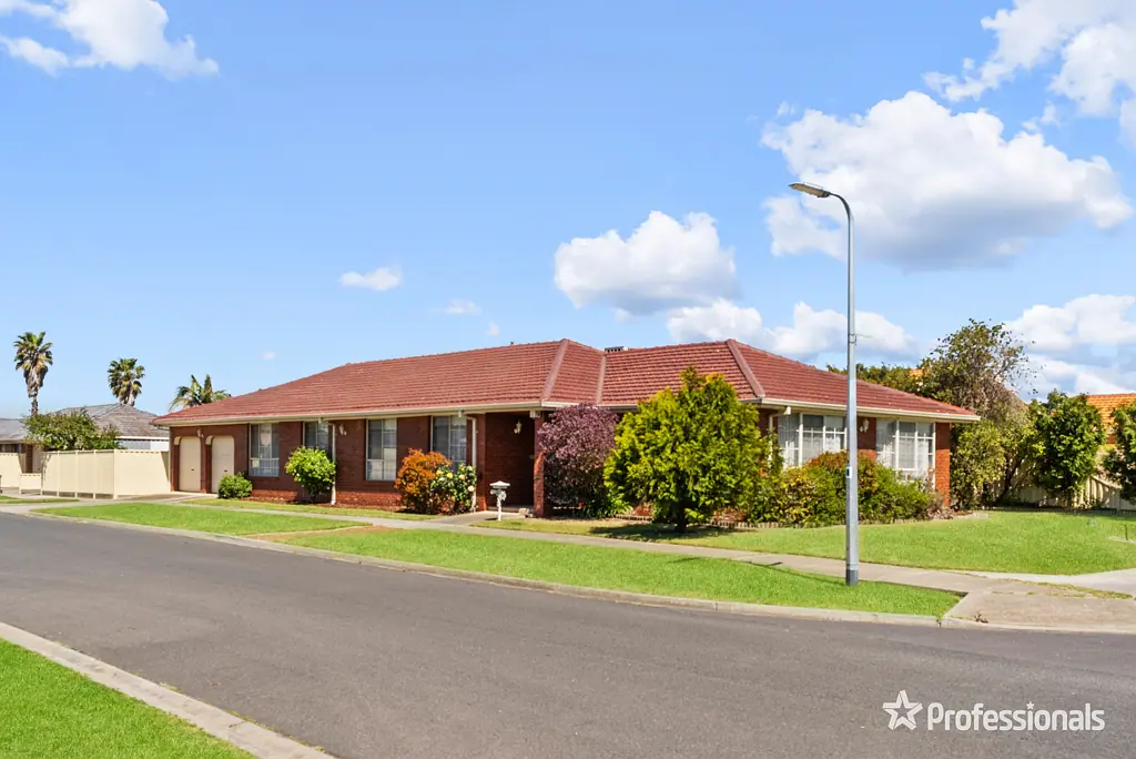1 Blake Close, Delahey, VIC 3037