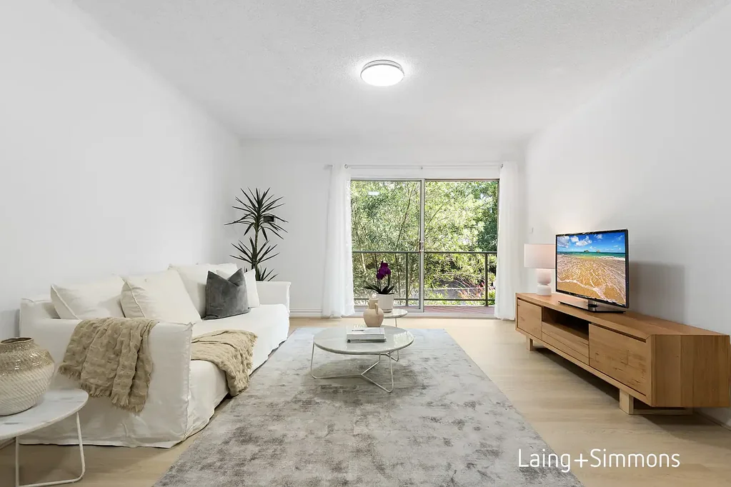 Convenient, Spacious with Quality Renovation (entry via Valetta Lane)