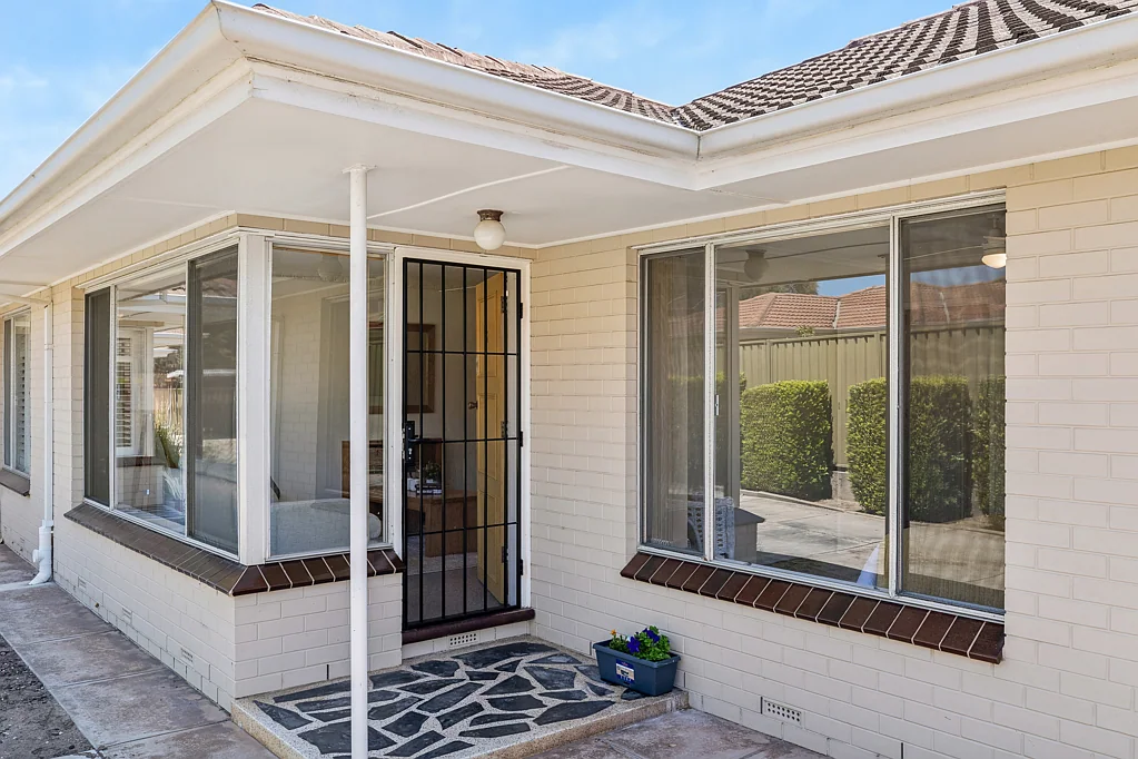2/1 Hazel Terrace, Henley Beach South, SA 5022
