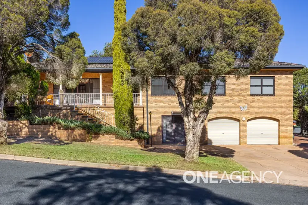 1 AMSTERDAM CRESCENT, Tolland, NSW 2650